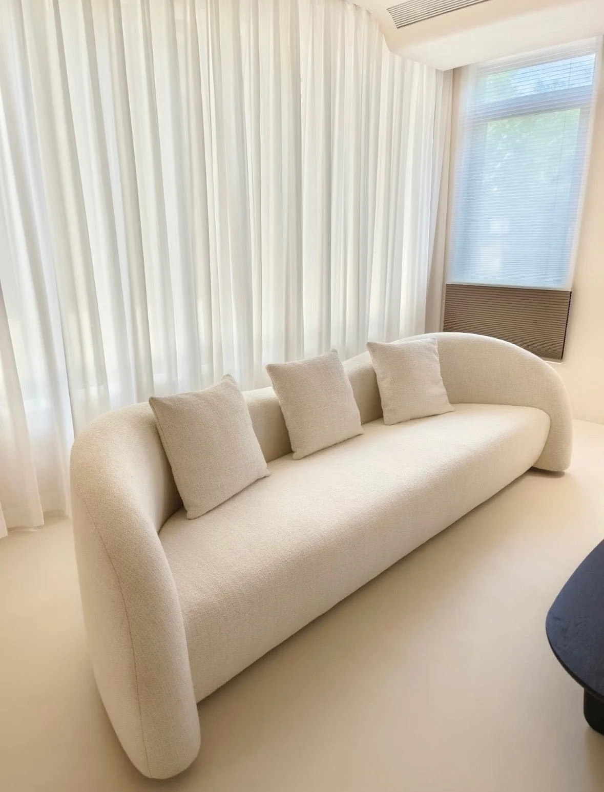 Anthea Performance Boucle Curve Sofa - Image 31