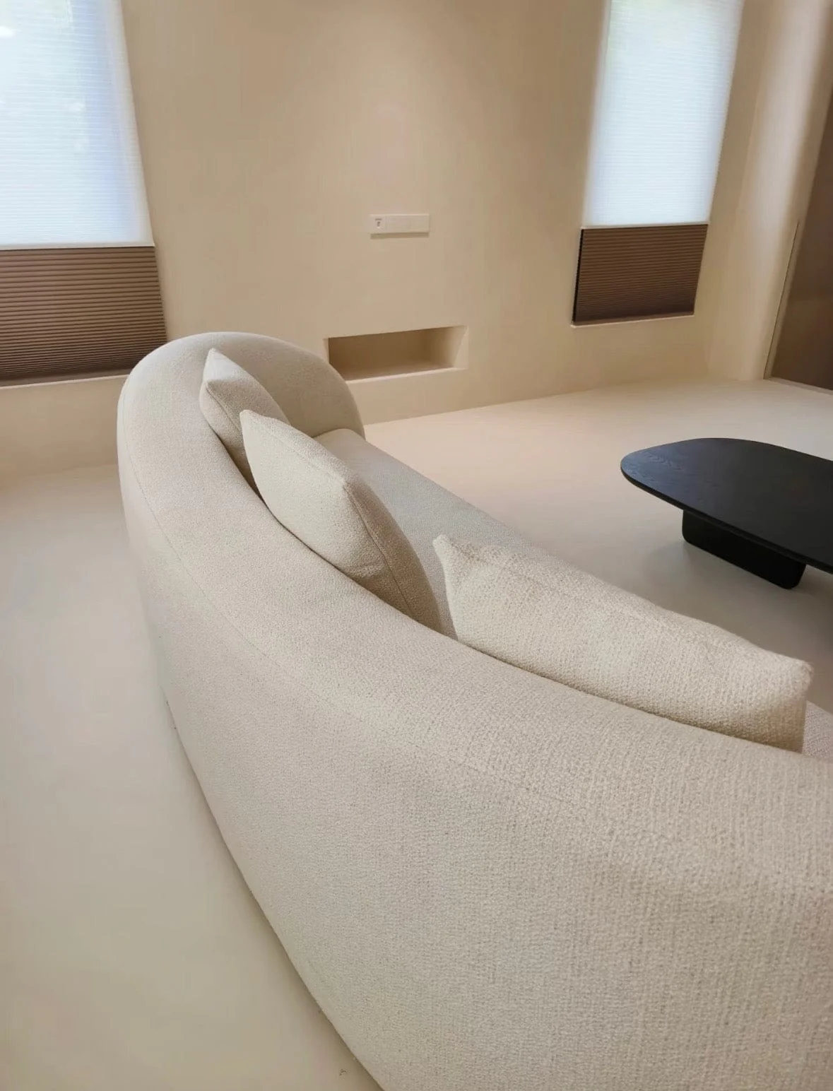 Anthea Performance Boucle Curve Sofa - Image 32