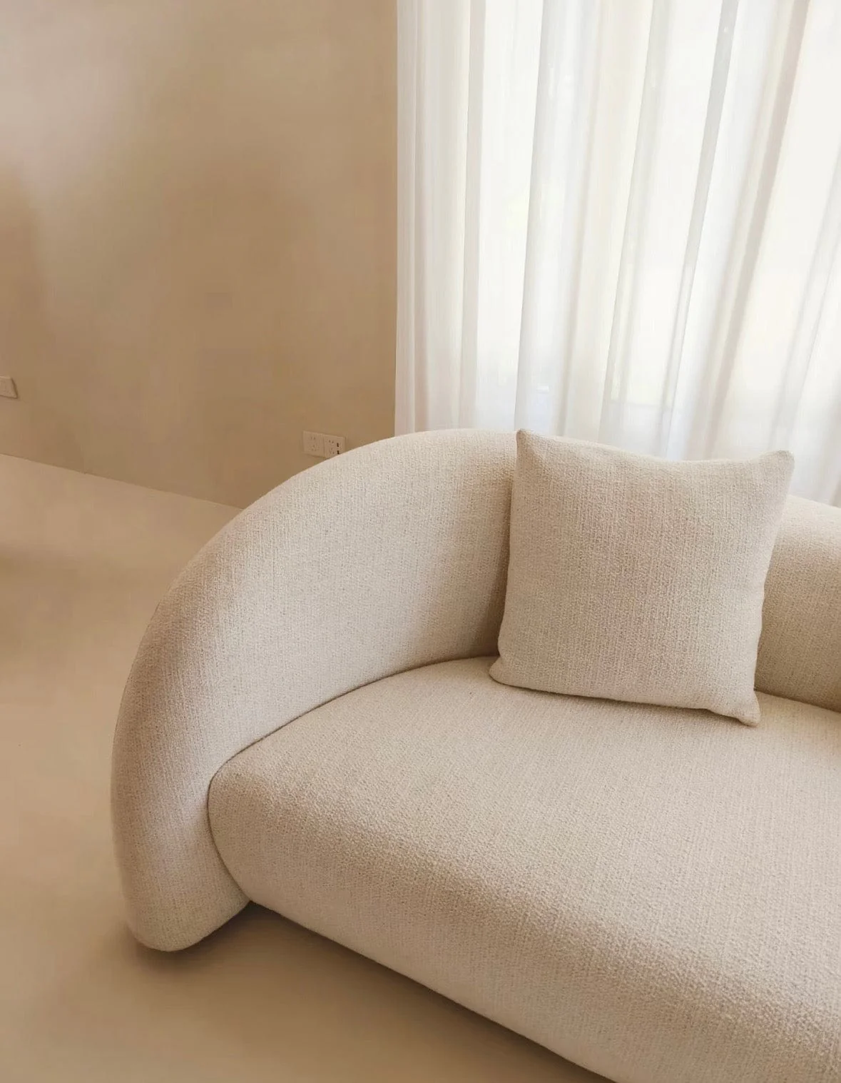 Anthea Performance Boucle Curve Sofa - Image 35