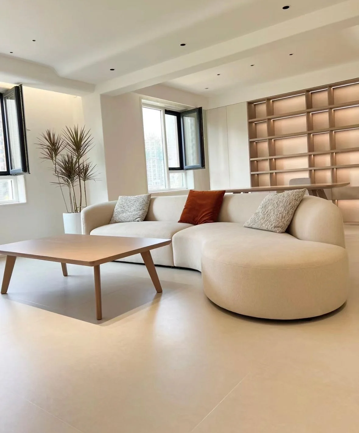 Jovani Performance Curve Sofa - Image 25