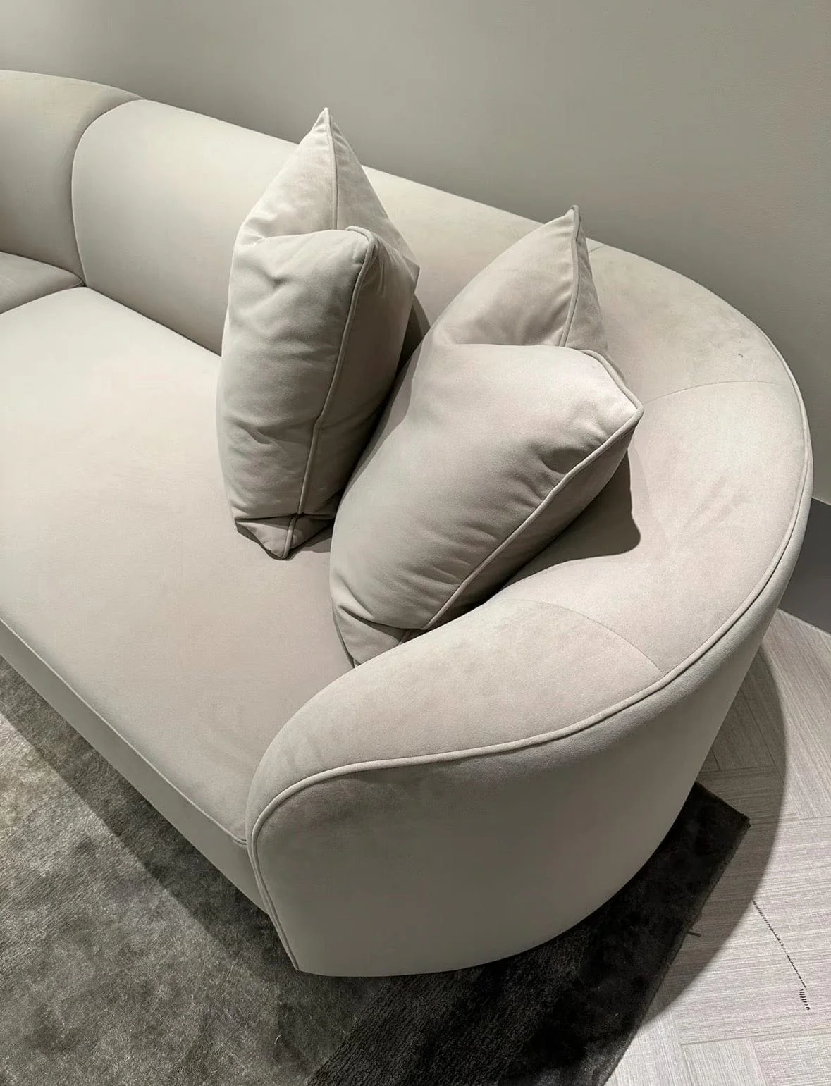 Jovani Performance Curve Sofa - Image 36